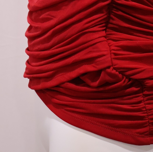 🔖 SHEIN Red Ruched Tube Top - Picture 5 of 8